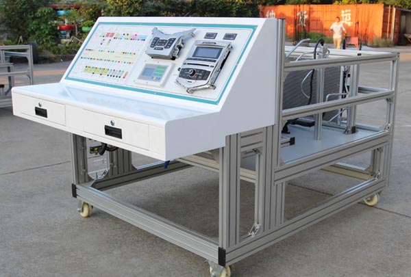 HY-QCXE505新能源汽車(chē)電動(dòng)空調(diào)實(shí)訓(xùn)臺(tái)（比亞迪E5電動(dòng)車(chē)） 